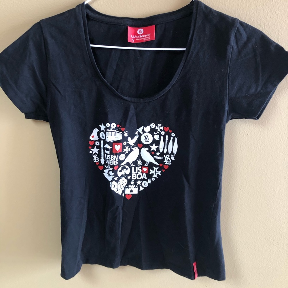 Lisbon Lovers Woman’s Fitted Tee Size S